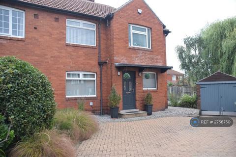 3 bedroom semi-detached house to rent, Regina Drive, Leeds, LS7