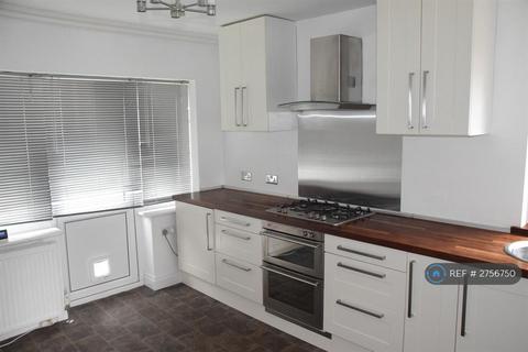 3 bedroom semi-detached house to rent, Regina Drive, Leeds, LS7