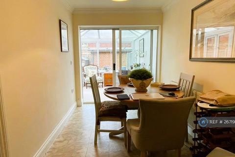 undefined, Giffard Lane, Fleet, GU51