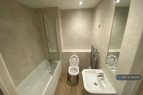 2 bedroom flat to rent, Adlington House, Brentwood, CM14
