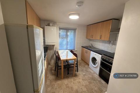 3 bedroom flat to rent, Argyle Road, London, N17