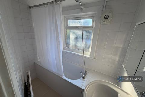 3 bedroom flat to rent, Argyle Road, London, N17