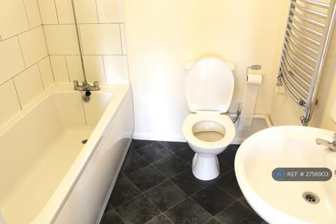 2 bedroom flat to rent, Chesford Road, Luton, LU2