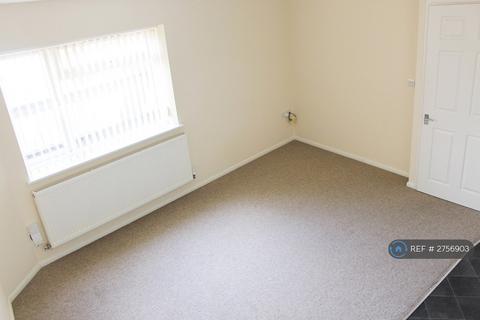 2 bedroom flat to rent, Chesford Road, Luton, LU2