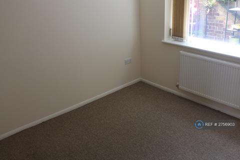 2 bedroom flat to rent, Chesford Road, Luton, LU2