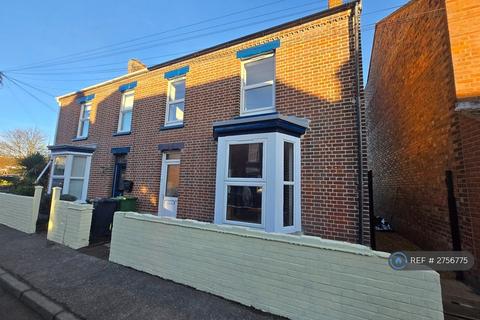 3 bedroom terraced house to rent, New Road, Sheringham, NR26