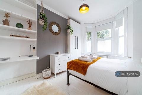 2 bedroom flat to rent, Adley Street, London, E5