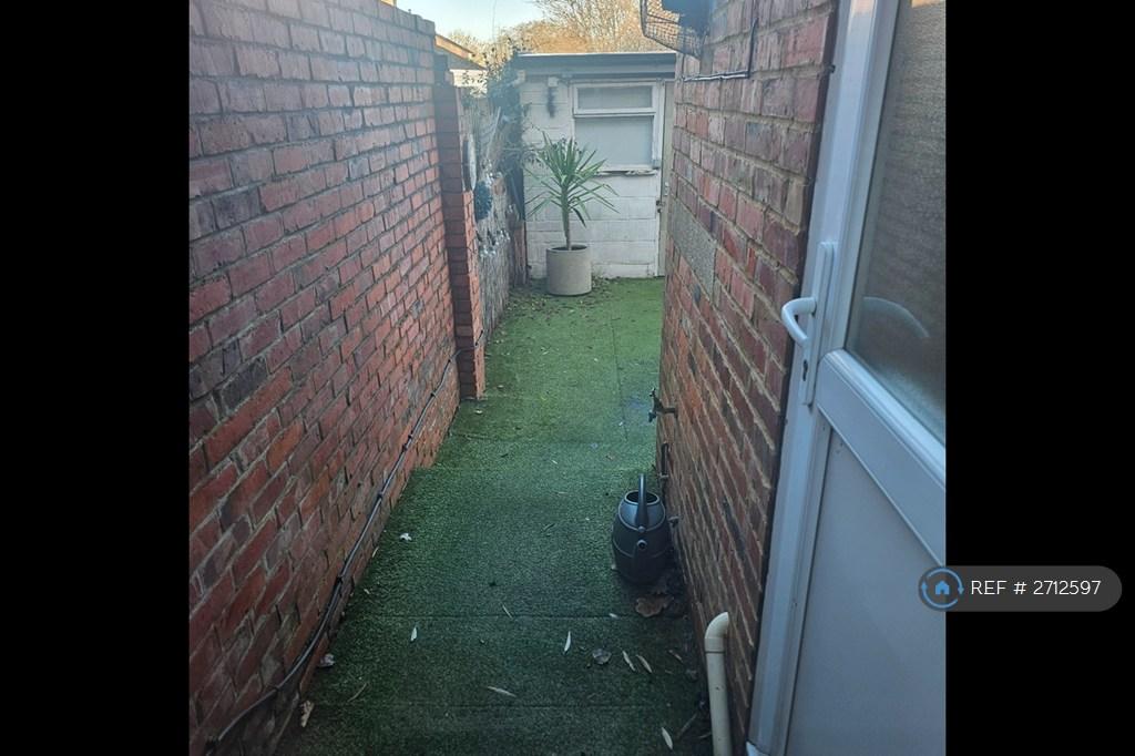 Garden/Rear Access