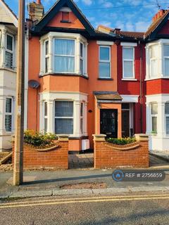 3 bedroom terraced house to rent, Central Avenue, Southend-On-Sea, SS2