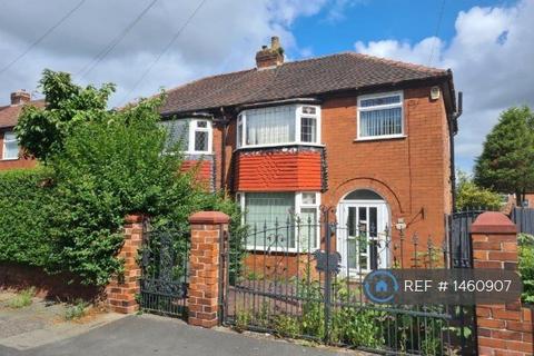 3 bedroom semi-detached house to rent, North Road, Droylsden, Manchester, M43