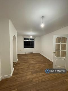3 bedroom semi-detached house to rent, North Road, Droylsden, Manchester, M43