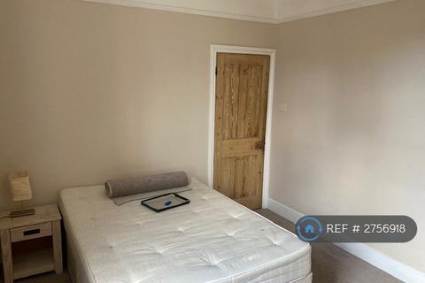 2 bedroom flat to rent, Emu Road, London, SW8