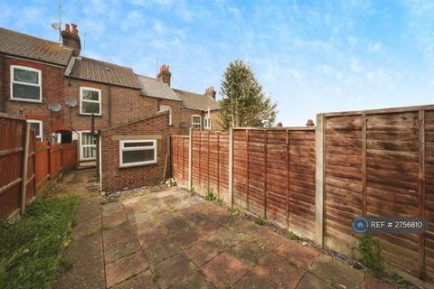 2 bedroom terraced house to rent, Tennyson Road, Luton, LU1