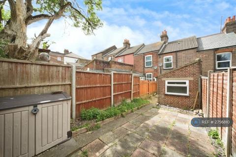 2 bedroom terraced house to rent, Tennyson Road, Luton, LU1