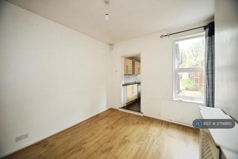 undefined, Tennyson Road, Luton, LU1