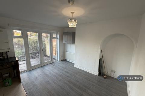 3 bedroom semi-detached house to rent, Fancourt Avenue, Wolverhampton, WV4