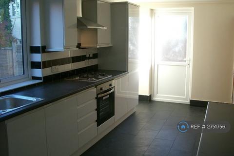 3 bedroom semi-detached house to rent, Whittlesea Road, Harrow, HA3