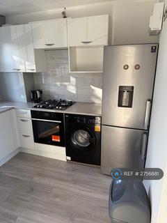3 bedroom flat to rent, Hervey Close, London, N3