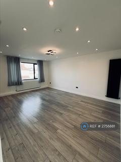 3 bedroom flat to rent, Hervey Close, London, N3