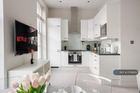 1 bedroom flat to rent, Queensway, London, W2