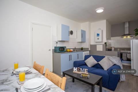 3 bedroom flat to rent, Swinburne Place, Newcastle Upon Tyne, NE4