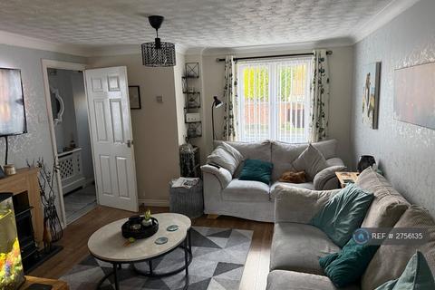 3 bedroom semi-detached house to rent, Peacock Close, Braintree, CM7