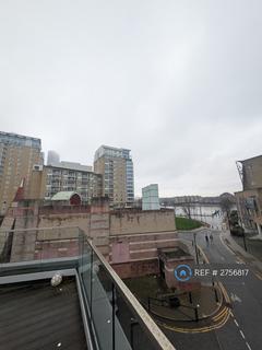1 bedroom in a house share to rent, Three Colt Street, London, E14