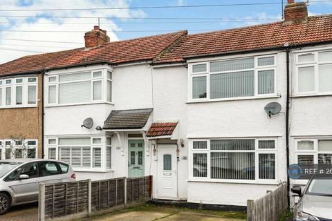 3 bedroom terraced house to rent, Lynhurst Road, Uxbridge, UB10