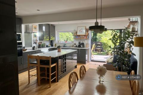 4 bedroom terraced house to rent, Endwell Road, London, SE4