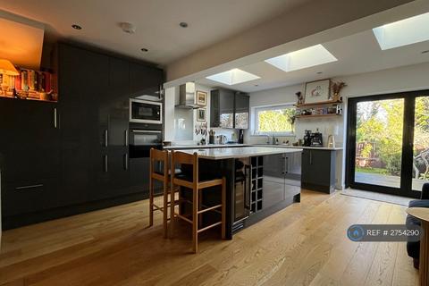 4 bedroom terraced house to rent, Endwell Road, London, SE4