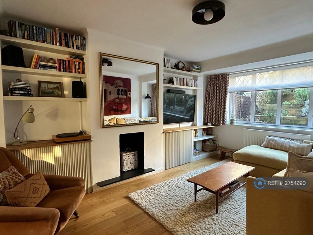 Living Room, Custom Cabinets