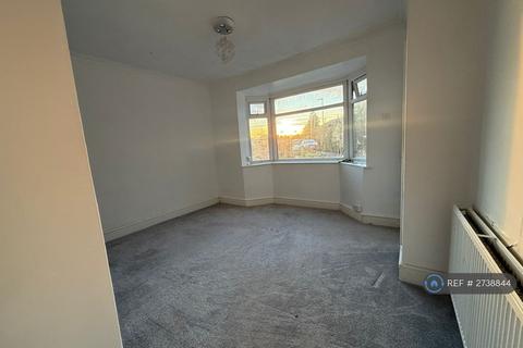3 bedroom semi-detached house to rent, Skelwith Close, Sheffield, S4