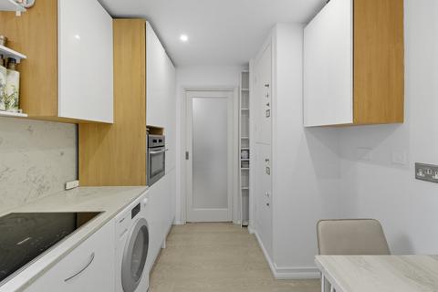 2 bedroom apartment for sale, Queen Anne Street, London W1G