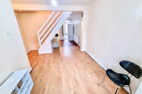 2 bedroom house to rent, Dore Avenue, Manor Park