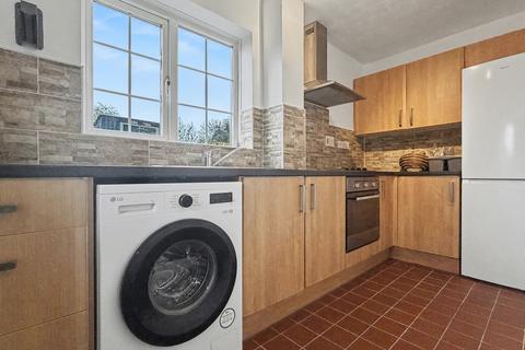 1 bedroom house to rent, Newby Court Celerity Drive, Cardiff CF10