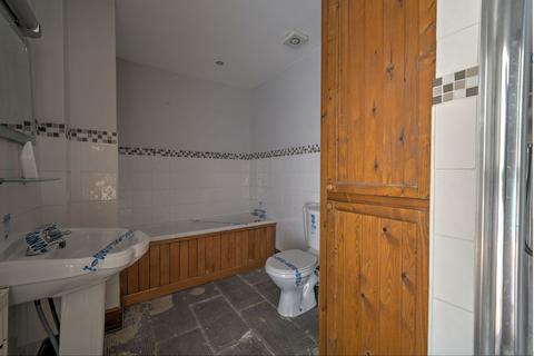 3 bedroom apartment for sale, 3 Langmead House, South Molton