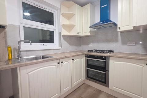 3 bedroom flat to rent, Keogh Road, London