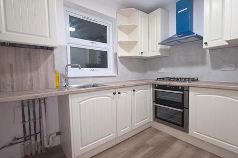 3 bedroom flat to rent, Keogh Road, London