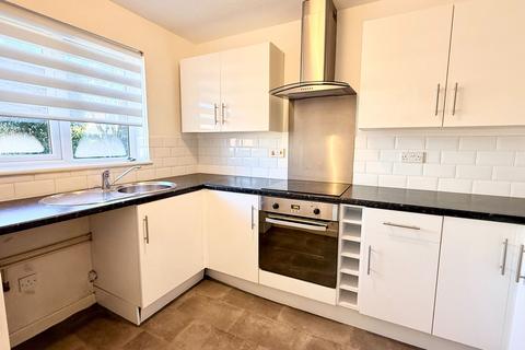2 bedroom terraced house to rent, Highwoods, Colchester CO4