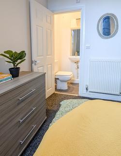 1 bedroom in a house share to rent, Room 2, Earle Street, CW1