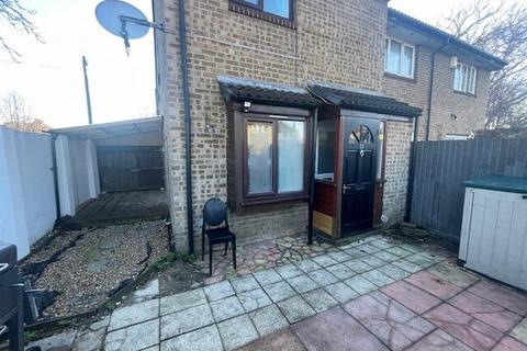 1 bedroom semi-detached house for sale, TAMWORTH LANE  Mitcham Eastfields