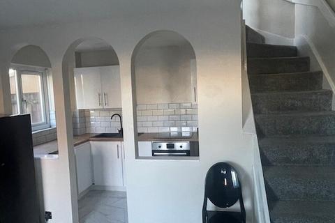 1 bedroom semi-detached house for sale, TAMWORTH LANE  Mitcham Eastfields