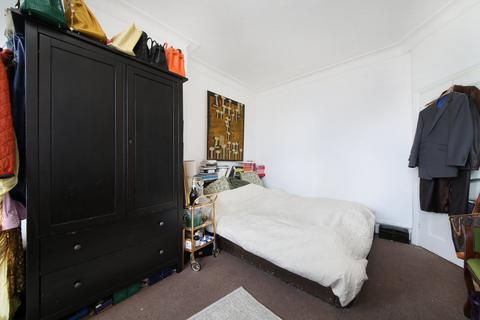3 bedroom flat to rent, Brixton Hill, London SW2