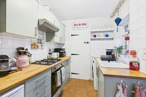 3 bedroom terraced house to rent, Primrose Road - Whole