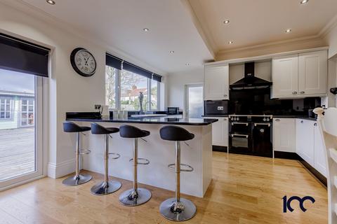undefined, Crystal Avenue, Hornchurch