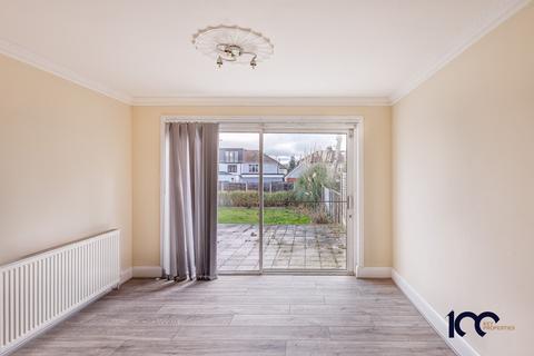 4 bedroom semi-detached house to rent, Belmont Avenue, Upminster