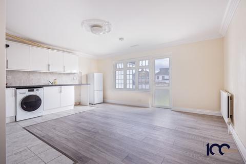4 bedroom semi-detached house to rent, Belmont Avenue, Upminster