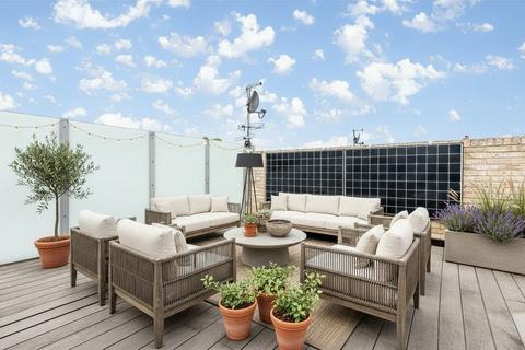 3 bedroom house for sale, Avery Walk, London, SW11