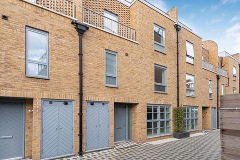 3 bedroom house for sale, Avery Walk, London, SW11