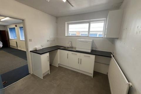 Office to rent, Smallmead Horley RH6 9AX